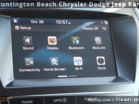 Used 2018 Hyundai Santa Fe SE image 24