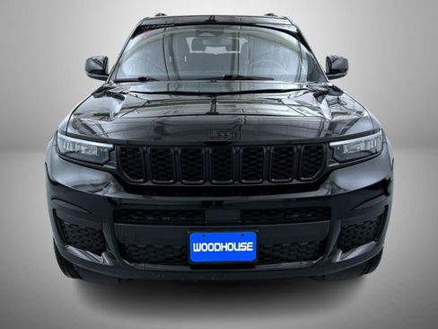 Used 2023 Jeep Grand Cherokee L Altitude image 2