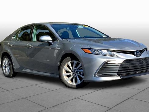 Used 2024 Toyota Camry LE w/ Convenience Package image 3
