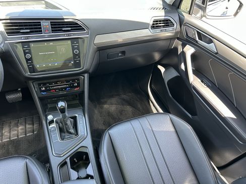 Used 2024 Volkswagen Tiguan SE FWD image 14