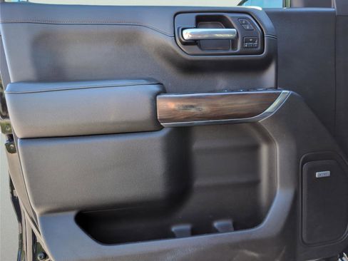 Used 2021 GMC Sierra 1500 SLT image 16