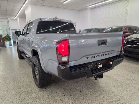 Used 2019 Toyota Tacoma SR5 RWD image 7