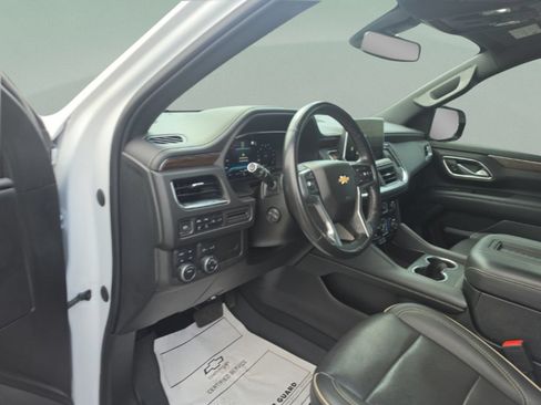 Used 2022 Chevrolet Suburban Premier AWD/4WD image 19
