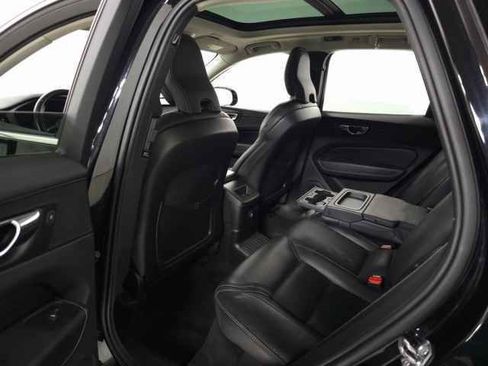 Used 2019 Volvo XC60 T8 Inscription image 37