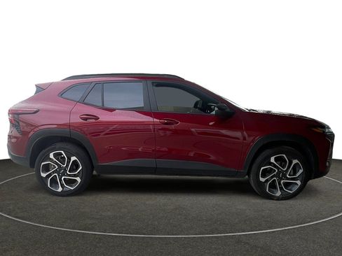 Used 2025 Chevrolet Trax RS w/ Driver Confidence Package image 7