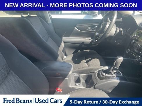 Used 2017 Nissan Rogue SV AWD/4WD image 9