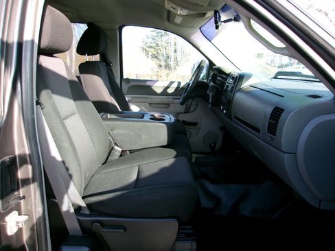 Used 2011 Chevrolet Silverado 2500 W/T image 12