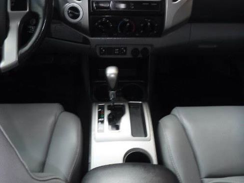 Used 2013 Toyota Tacoma 4WD Double Cab V6 AT (Natl) image 7