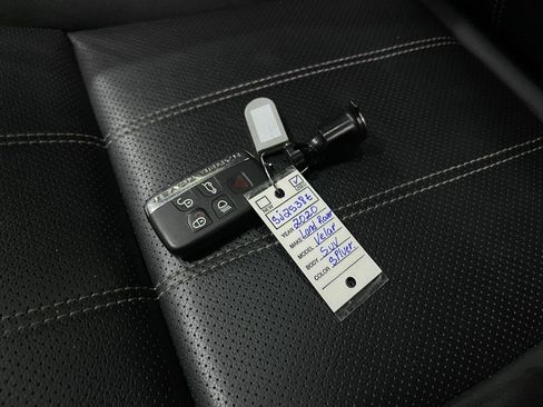 Used 2020 Land Rover Range Rover Velar R-Dynamic S image 39