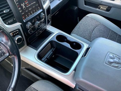 Used 2020 RAM 1500 Classic SLT w/ Luxury Group RWD image 18