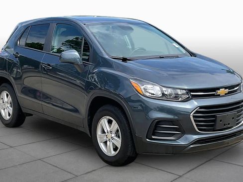 Used 2022 Chevrolet Trax LS w/ Tint and Cruise Package AWD/4WD image 3