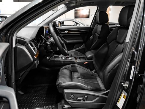 Used 2018 Audi Q5 2.0T Premium Plus w/ Premium Plus Package AWD/4WD image 3