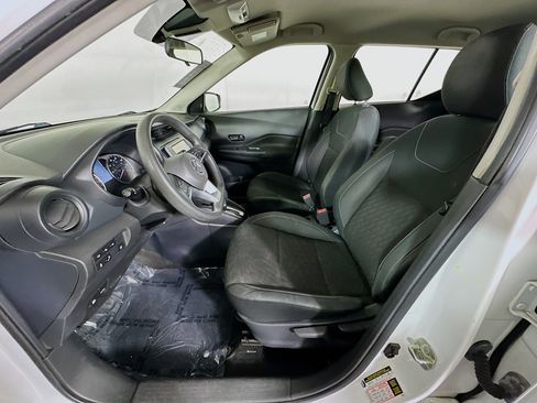 Used 2021 Nissan Kicks S FWD image 12