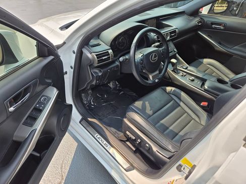 Used 2015 Lexus IS 250 w/ F-Sport Package RWD image 18