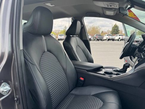 Used 2024 Toyota Camry SE image 33