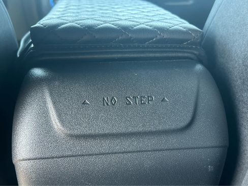 Used 2023 Ford Bronco Black Diamond AWD/4WD image 17