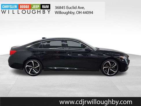 Used 2018 Honda Accord Sport image 4