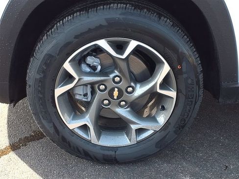 New 2026 Chevrolet Trax LT FWD image 19