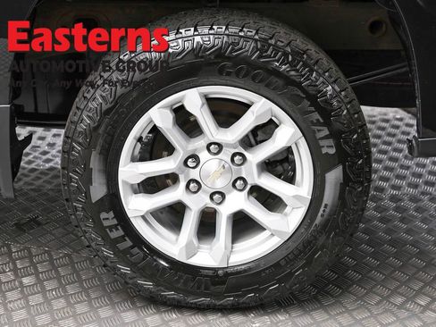 Used 2023 Chevrolet Silverado 1500 LT AWD/4WD image 8