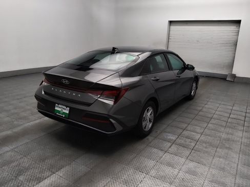 Used 2025 Hyundai Elantra SE w/ Cargo Package FWD image 9