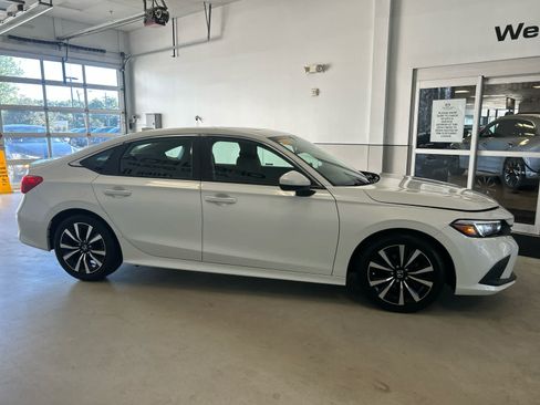 Used 2024 Honda Civic EX image 7