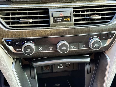 Used 2022 Honda Accord Touring image 12