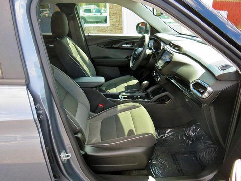 Used 2021 Chevrolet TrailBlazer LT w/ Convenience Package image 19