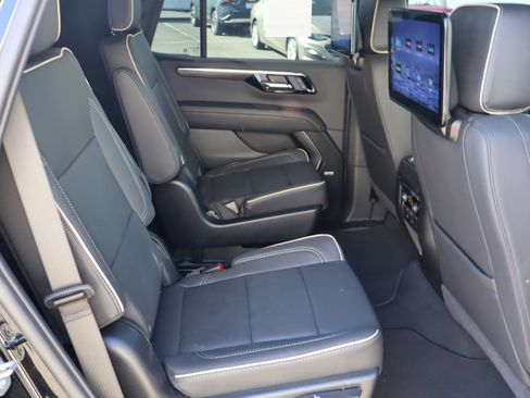 Used 2025 Chevrolet Tahoe Premier image 39