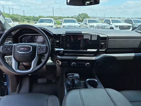 Used 2024 GMC Sierra 1500 SLT AWD/4WD image 30