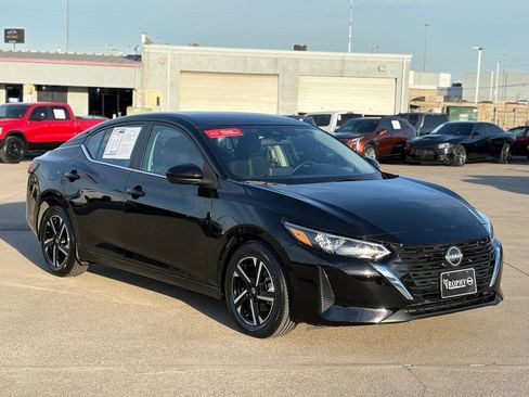 Certified 2025 Nissan Sentra SV image 5