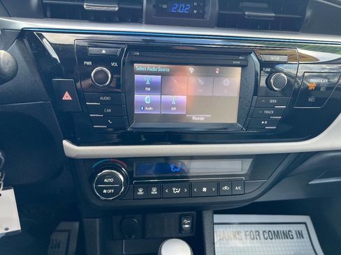 Used 2014 Toyota Corolla LE Premium image 28