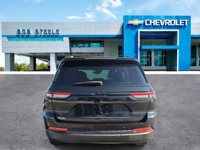 Used 2024 Jeep Grand Cherokee Altitude