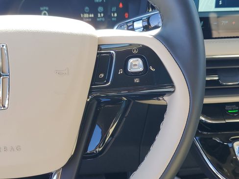 New 2026 Lincoln Corsair Reserve image 18