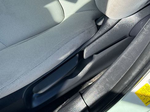 Used 2020 Toyota Corolla LE image 47