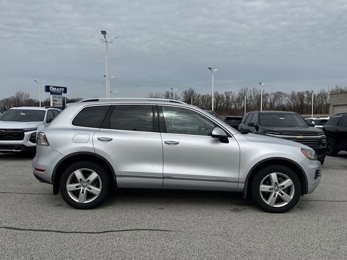 Used 2012 Volkswagen Touareg VR6 image 9