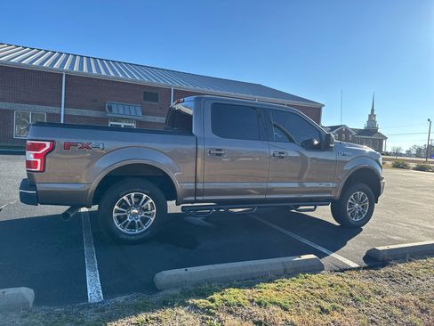 Used 2019 Ford F150 Lariat w/ Trailer Tow Package image 4
