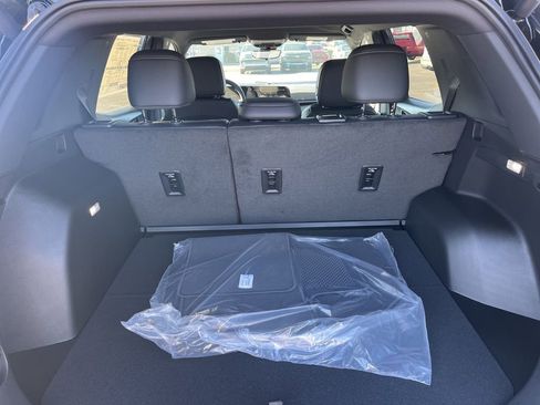 New 2026 Chevrolet Equinox LT w/ Convenience Package II FWD image 5