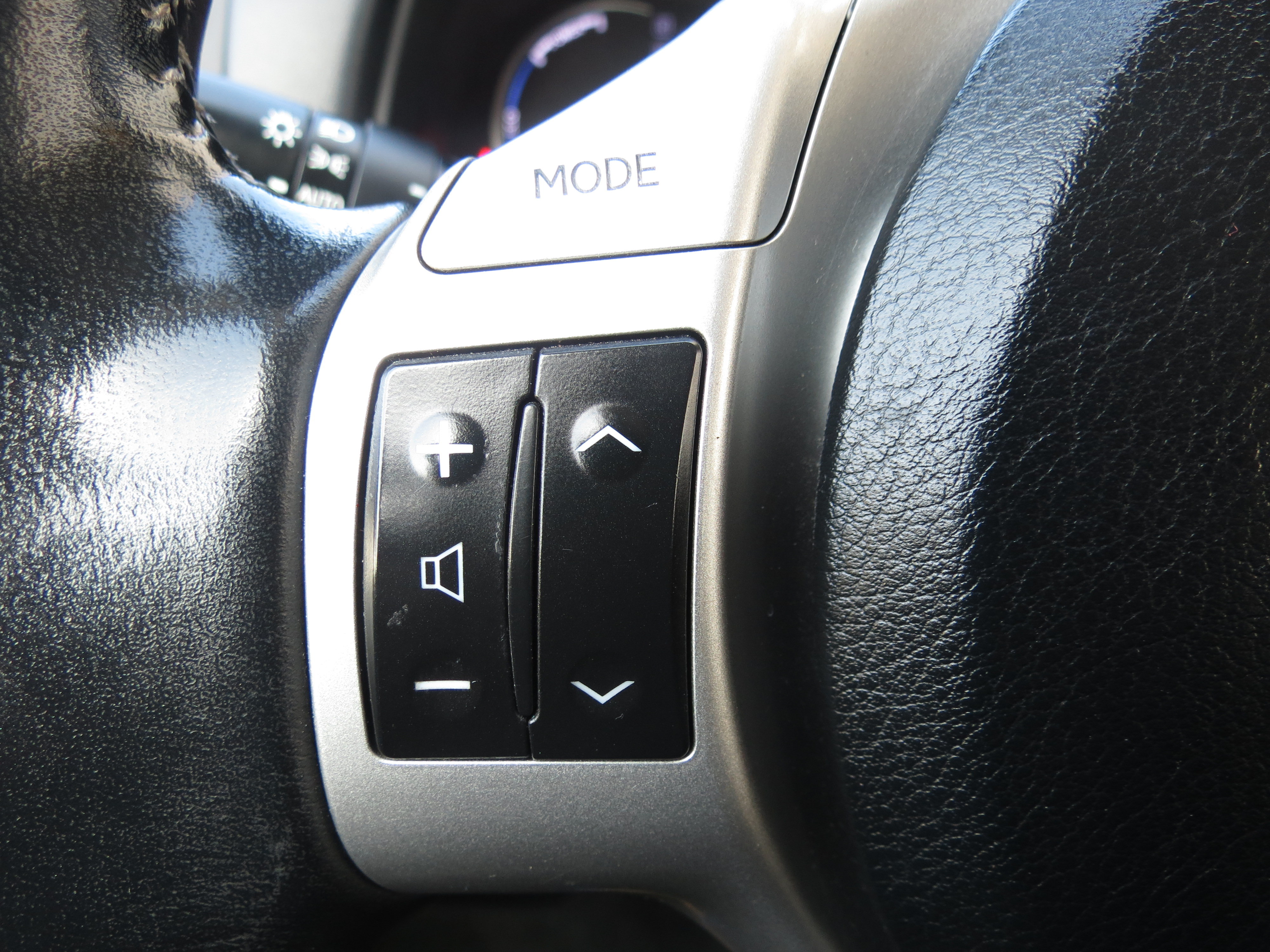 Used 2011 Lexus CT 200h Premium w/ Premium Audio Pkg FWD image 15