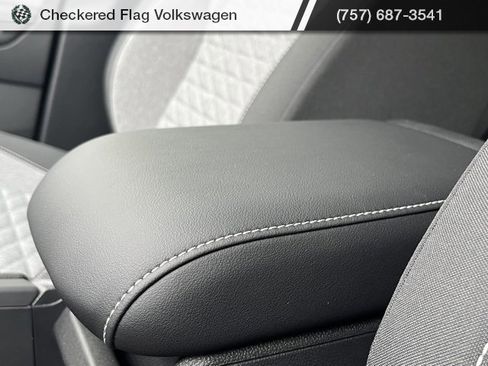 New 2025 Volkswagen Tiguan S image 38