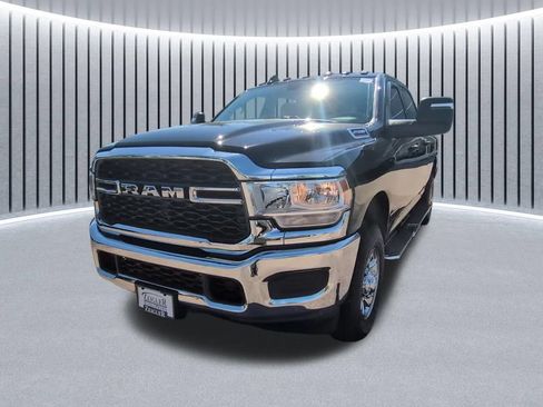 Used 2024 RAM 2500 Tradesman w/ Chrome Appearance Group AWD/4WD image 4