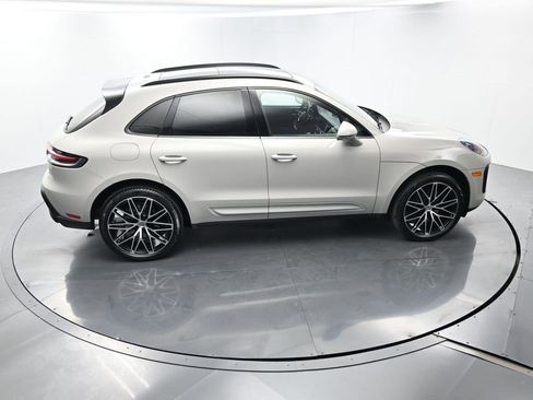 Certified 2025 Porsche Macan image 43