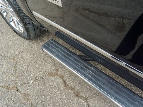 Used 2018 Chevrolet Silverado 1500 High Country image 9