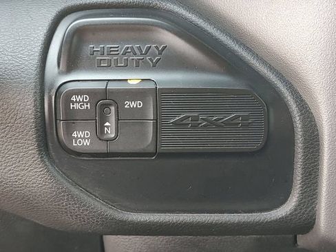 Used 2022 RAM 2500 Big Horn AWD/4WD image 19