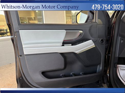 Used 2025 Ford Expedition Platinum w/ Driver's Package AWD/4WD image 16