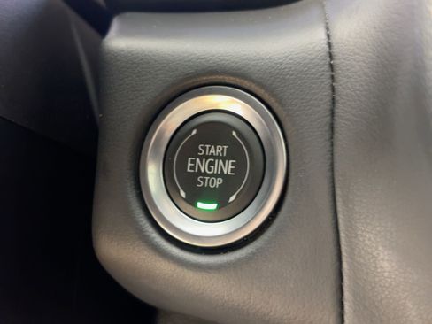 Used 2024 GMC Yukon AT4 w/ Technology Package image 27