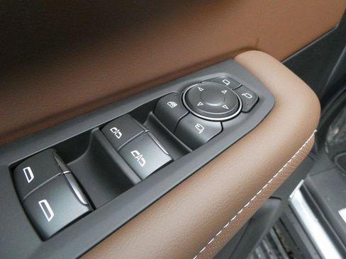 New 2026 Chevrolet Suburban High Country image 25