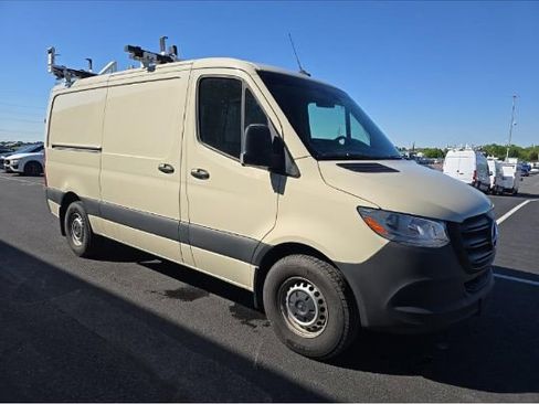 Used 2023 Mercedes-Benz Sprinter 2500 image 3