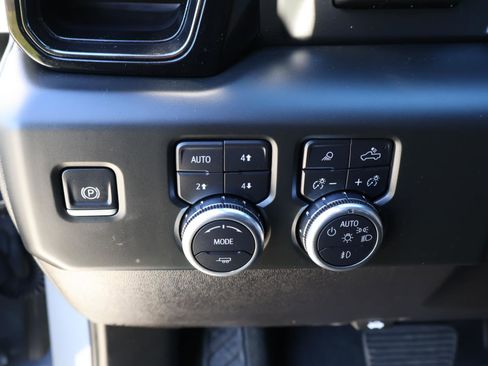 Used 2024 GMC Sierra 2500 AT4X w/ AT4X AEV Edition image 27