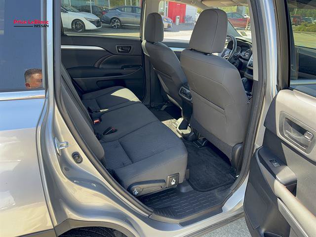 Used 2016 Toyota Highlander LE FWD image 15