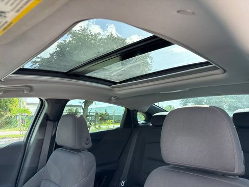 Used 2018 Chevrolet Malibu LT FWD image 8